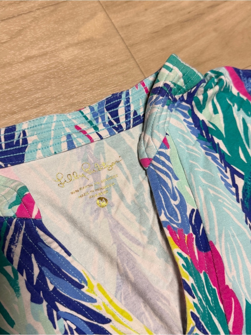 Lilly Pulitzer Light as a Feather Sophie Tunic Shirt Multicolor Stretch Size Med - Picture 3 of 3